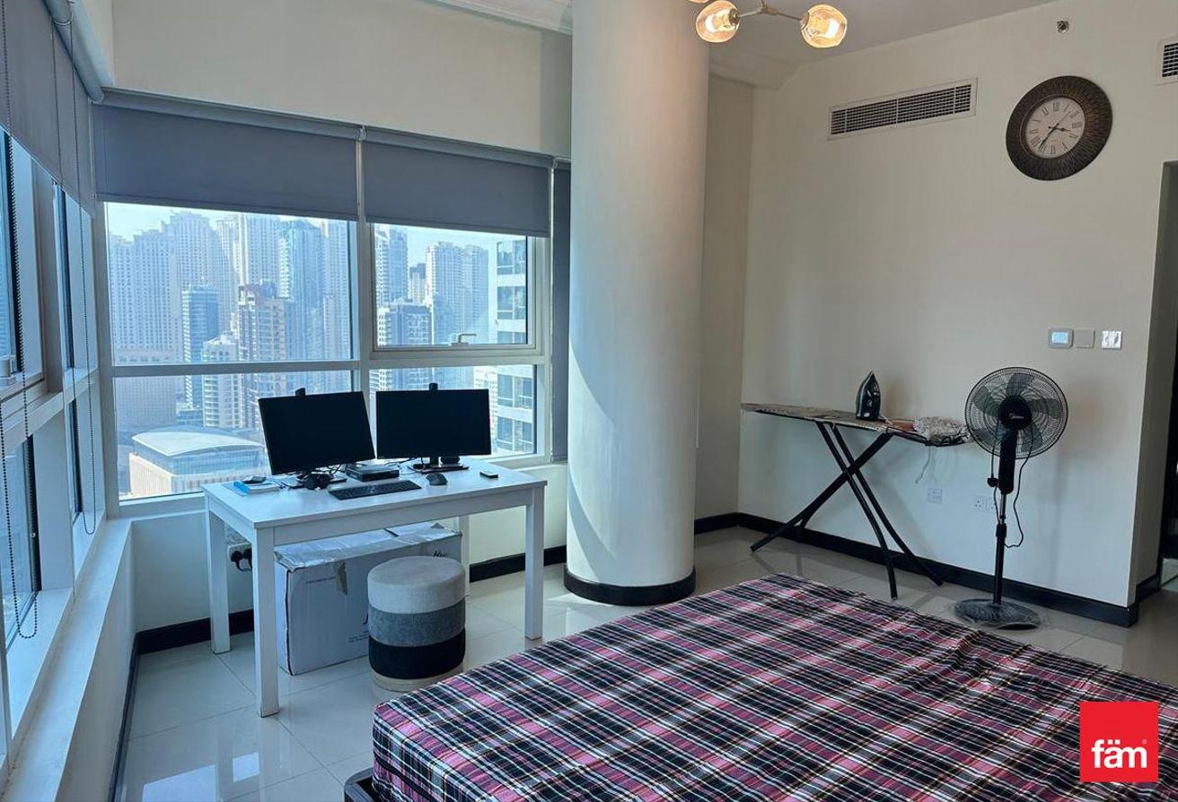 Stunning & Spacious | Upgraded | Fully Furnished photo 5
