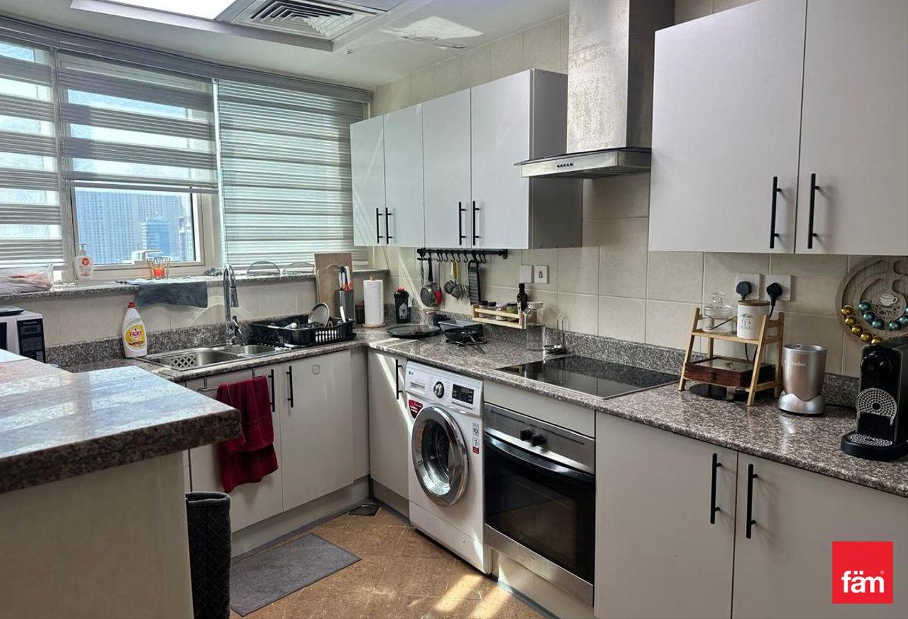 Stunning & Spacious | Upgraded | Fully Furnished photo 6