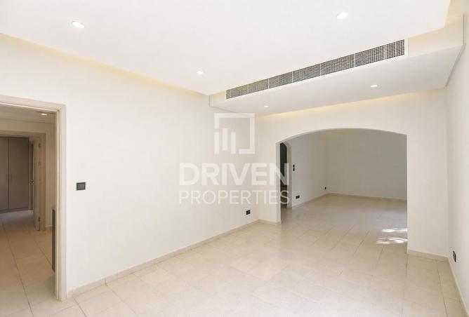 135638060 - Property Main Image