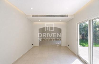 Villa - 3 Bedrooms - 4 Bathrooms for rent in Meadows 9 - Meadows - Dubai