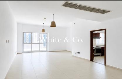 Apartment - 2 - 2 for rent in Cascades Tower - Dubai Marina - Dubai