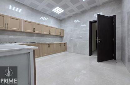 Apartment - 3 - 4 for rent in Shakhbout City - Abu Dhabi