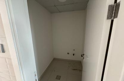 Apartment - 3 Bedrooms - 3 Bathrooms for rent in Al Khan Corniche - Al Khan - Sharjah Apartment - 3 Bedrooms - 3 Bathrooms for rent in Al Khan Corniche - Al Khan - Sharjah