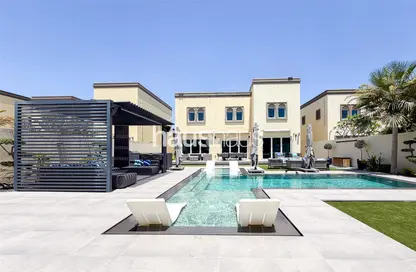 Villa - 4 Bedrooms - 4 Bathrooms for sale in Regional Small - Regional - Jumeirah Park - Dubai