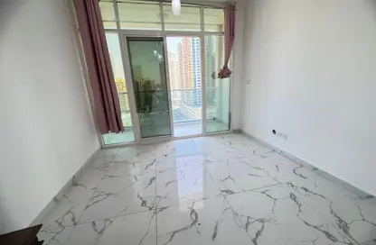 Apartment - 3 Bedrooms - 3 Bathrooms for rent in Oasis Tower - Al Rashidiya 1 - Al Rashidiya - Ajman