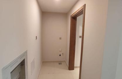 Apartment - 1 Bedroom - 2 Bathrooms for rent in Gulfa Towers - Al Rashidiya 1 - Al Rashidiya - Ajman