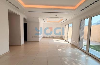 Villa - 3 - 4 for rent in Villa Lantana 2 - Villa Lantana - Dubai Science Park - Dubai
