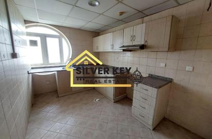 Apartment - 2 Bedrooms - 2 Bathrooms for rent in Abu Shagara building - Abu shagara - Sharjah