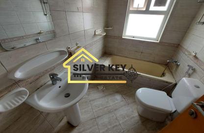 Apartment - 2 Bedrooms - 2 Bathrooms for rent in Abu Shagara building - Abu shagara - Sharjah