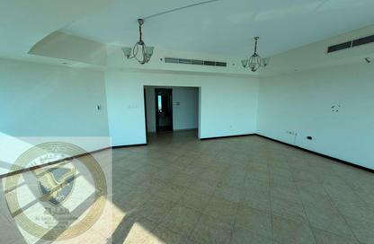 Apartment - 3 Bedrooms - 5 Bathrooms for rent in Al Majaz 1 - Al Majaz - Sharjah