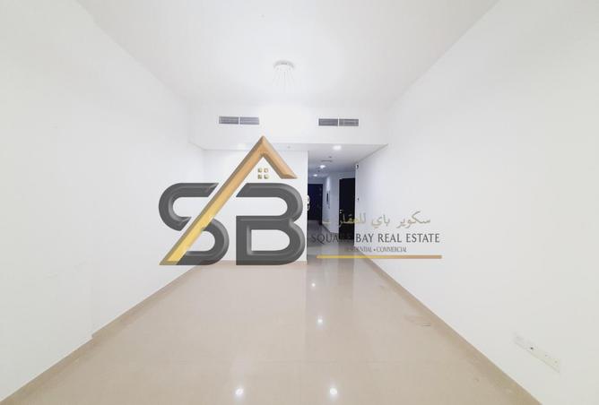 Luxurious 2/BR Apart with Shared Pool in Al Satwa photo 3