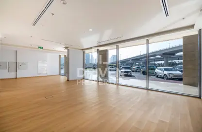 محل - استوديو للايجار في برج حديقة الشعفار - الكرامة - دبي