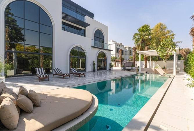 Turnkey Lakeside Villa in the Heart of Al Barari