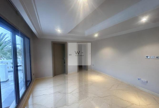 83220332 - Property Image 3