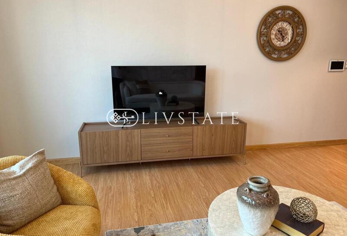 Upgraded | Middle Floor | Rare Large Layout photo 5