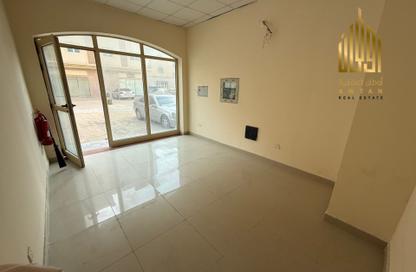 Shop - Studio for rent in Muwaileh Commercial - Sharjah