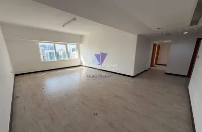 شقة - 2 غرف نوم - 2 حمامات للايجار في شارع حمدان - أبوظبي