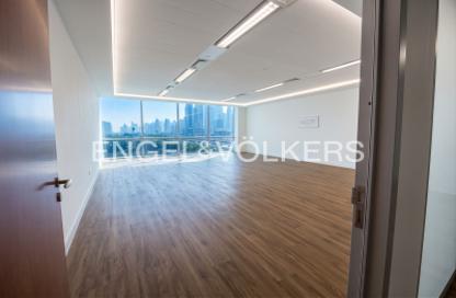 Office Space - Studio - 1 for rent in Emaar Business Park Building 1 - Emaar Business Park - Sheikh Zayed Road - Dubai