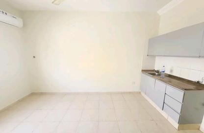 Apartment - Studio - 1 Bathroom for rent in Fire Station Road - Muwaileh - Sharjah