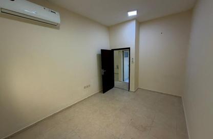 Apartment - 1 Bedroom - 2 Bathrooms for rent in Al Mowaihat 3 - Al Mowaihat - Ajman Apartment - 1 Bedroom - 2 Bathrooms for rent in Al Mowaihat 3 - Al Mowaihat - Ajman