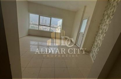 شقة - غرفة نوم - 2 حمامات للبيع في أورينت تاور 1 - أورينت تاور - البستان - عجمان