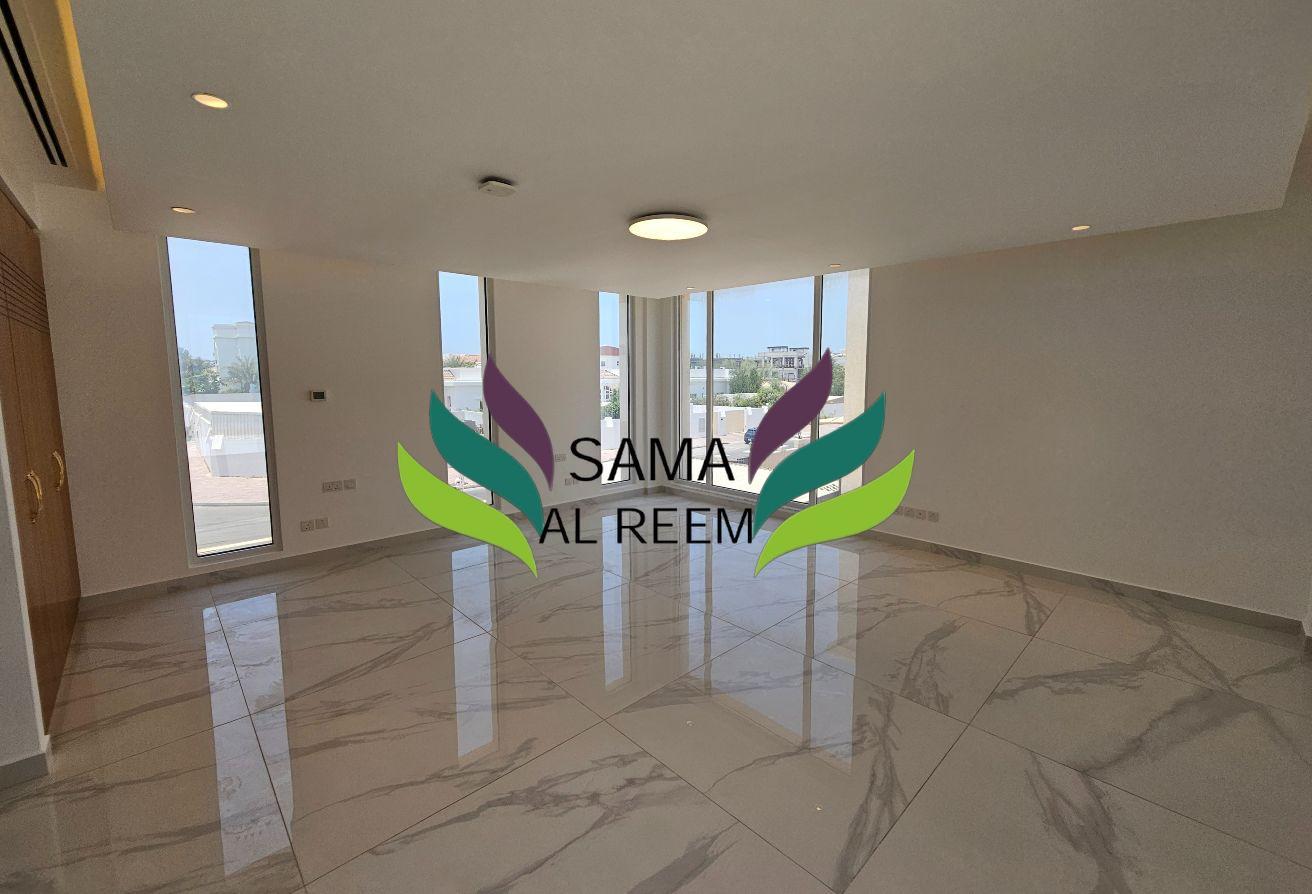 Modern 4BR Villa |Pool |Elevator |Servant Quarters photo 28