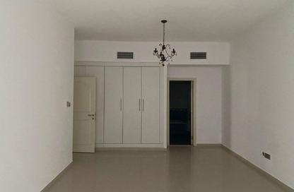 Apartment - 3 Bedrooms - 3 Bathrooms for rent in Al Khan - Sharjah
