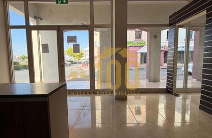Shop - Studio - 1 Bathroom for rent in Building Y23 - England Cluster - International City - Dubai