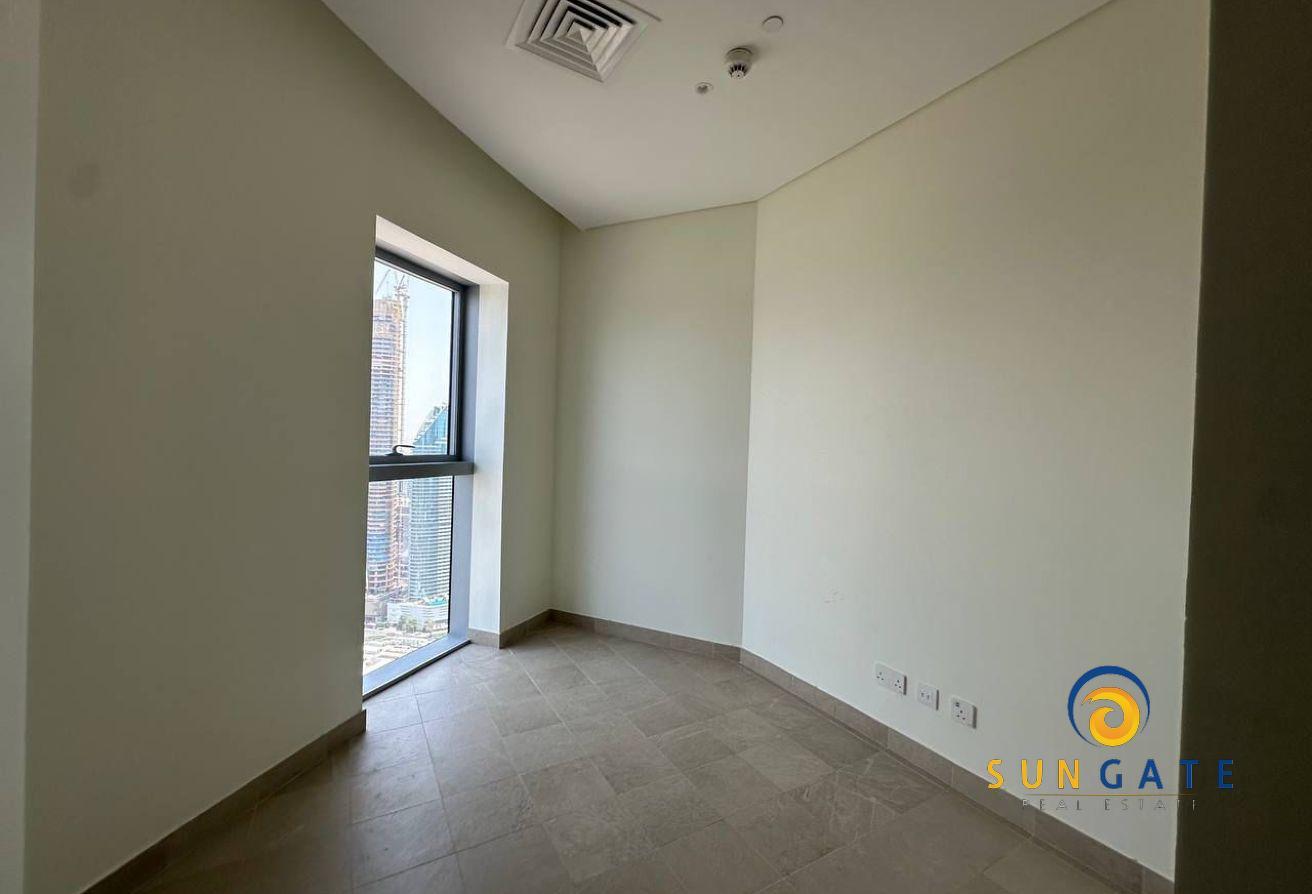 Full Burj and Fountain Views , Brand New Penthouse photo 16