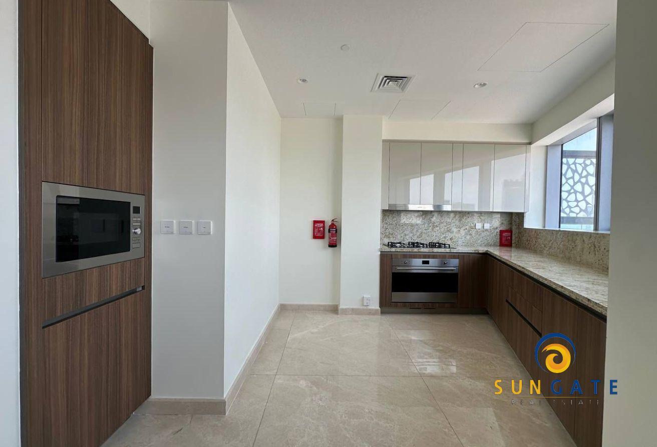 Full Burj and Fountain Views , Brand New Penthouse photo 4