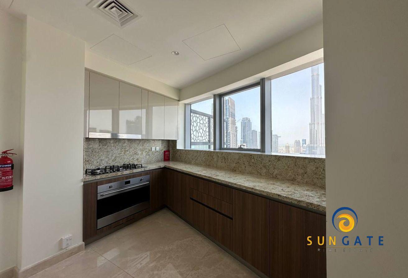 Full Burj and Fountain Views , Brand New Penthouse photo 8