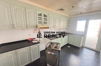 Apartment - 2 Bedrooms - 2 Bathrooms for rent in Al Khan 5 building - Al Khan - Sharjah