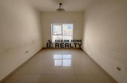 Apartment - 2 Bedrooms - 2 Bathrooms for rent in Al Khan 5 building - Al Khan - Sharjah