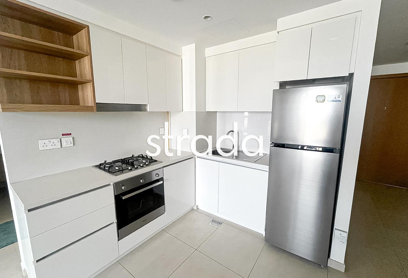Low Floor | Fully Furnished | Vacant photo 5