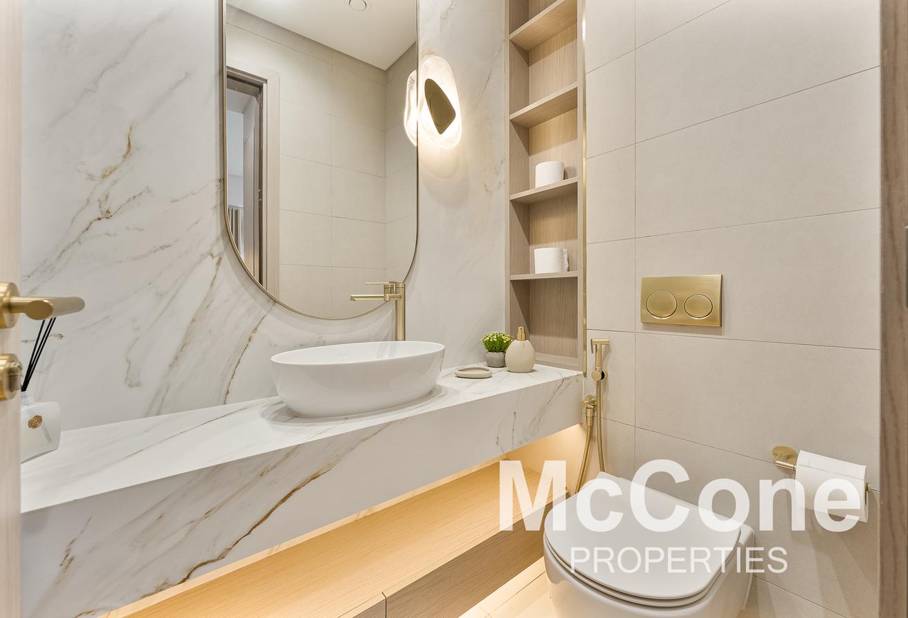 Fully Furnished 1 BR + Study | Bright and Spacious photo 12