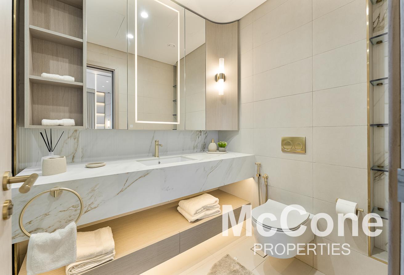 Fully Furnished 1 BR + Study | Bright and Spacious photo 13