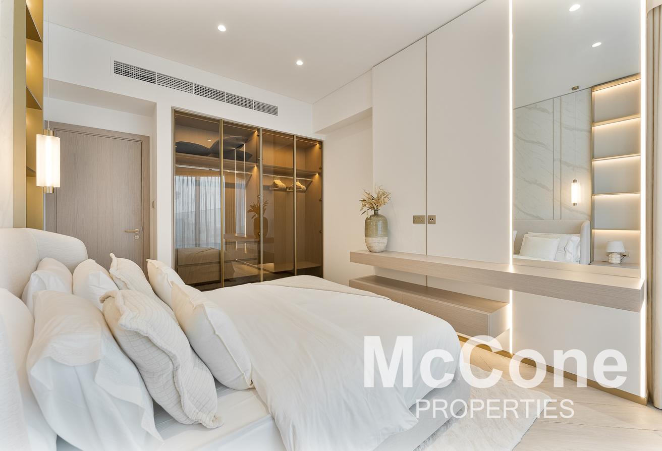 Fully Furnished 1 BR + Study | Bright and Spacious photo 9
