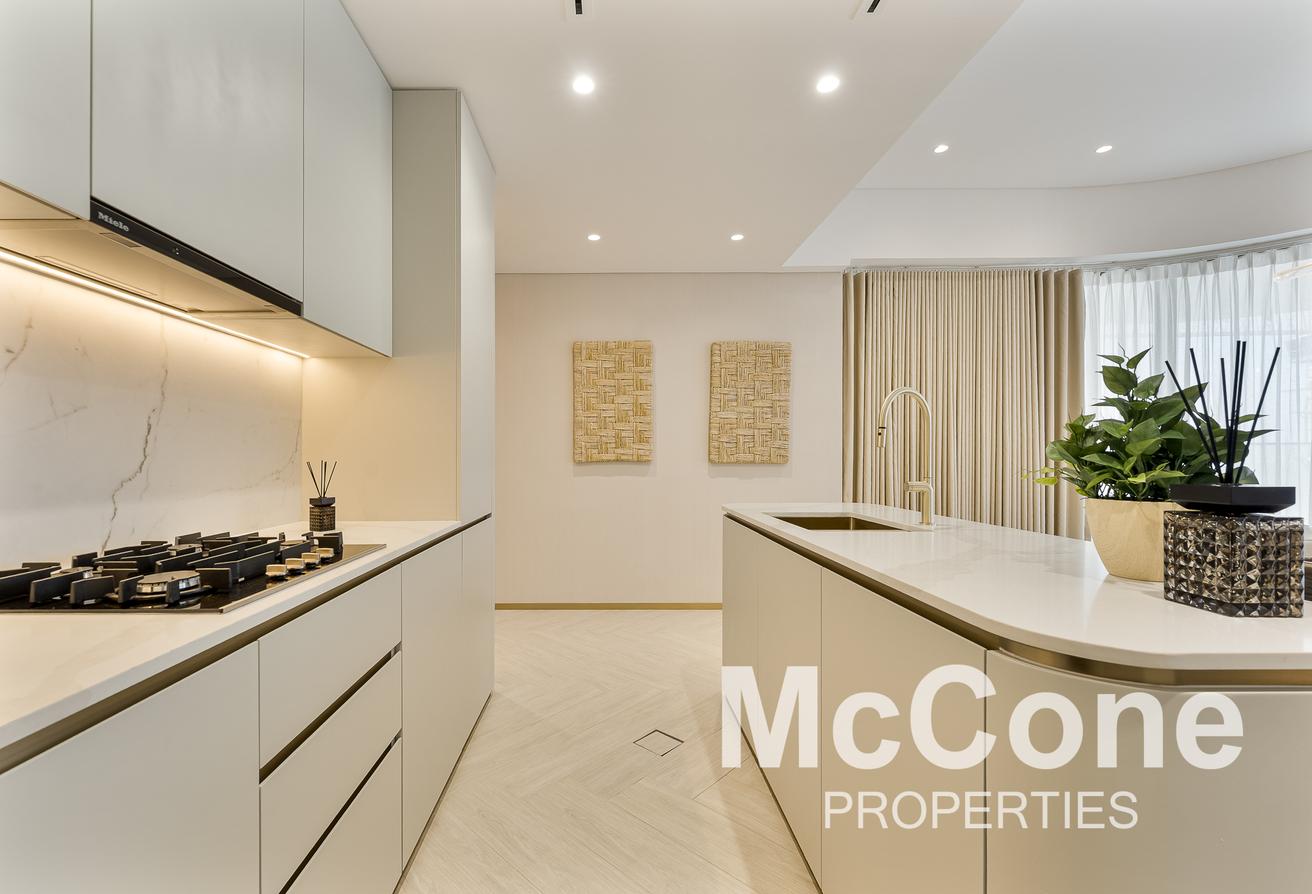 Fully Furnished 1 BR + Study | Bright and Spacious photo 6