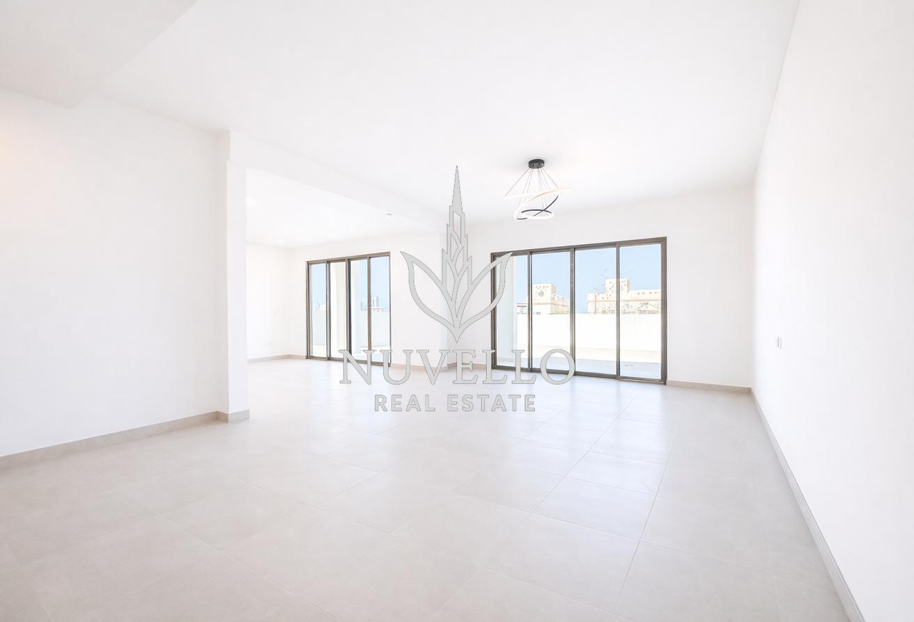 Large Plot | Open to Offers | Corner Unit photo 4