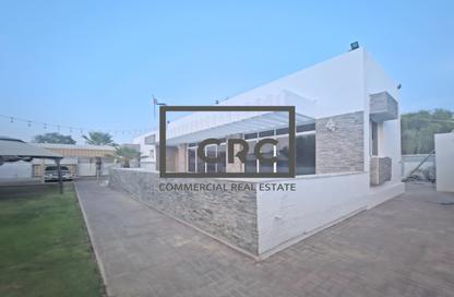 Villa - Studio - 3 Bathrooms for rent in Jumeirah 1 - Jumeirah - Dubai