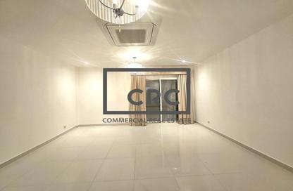 Villa - Studio - 3 Bathrooms for rent in Jumeirah 1 - Jumeirah - Dubai