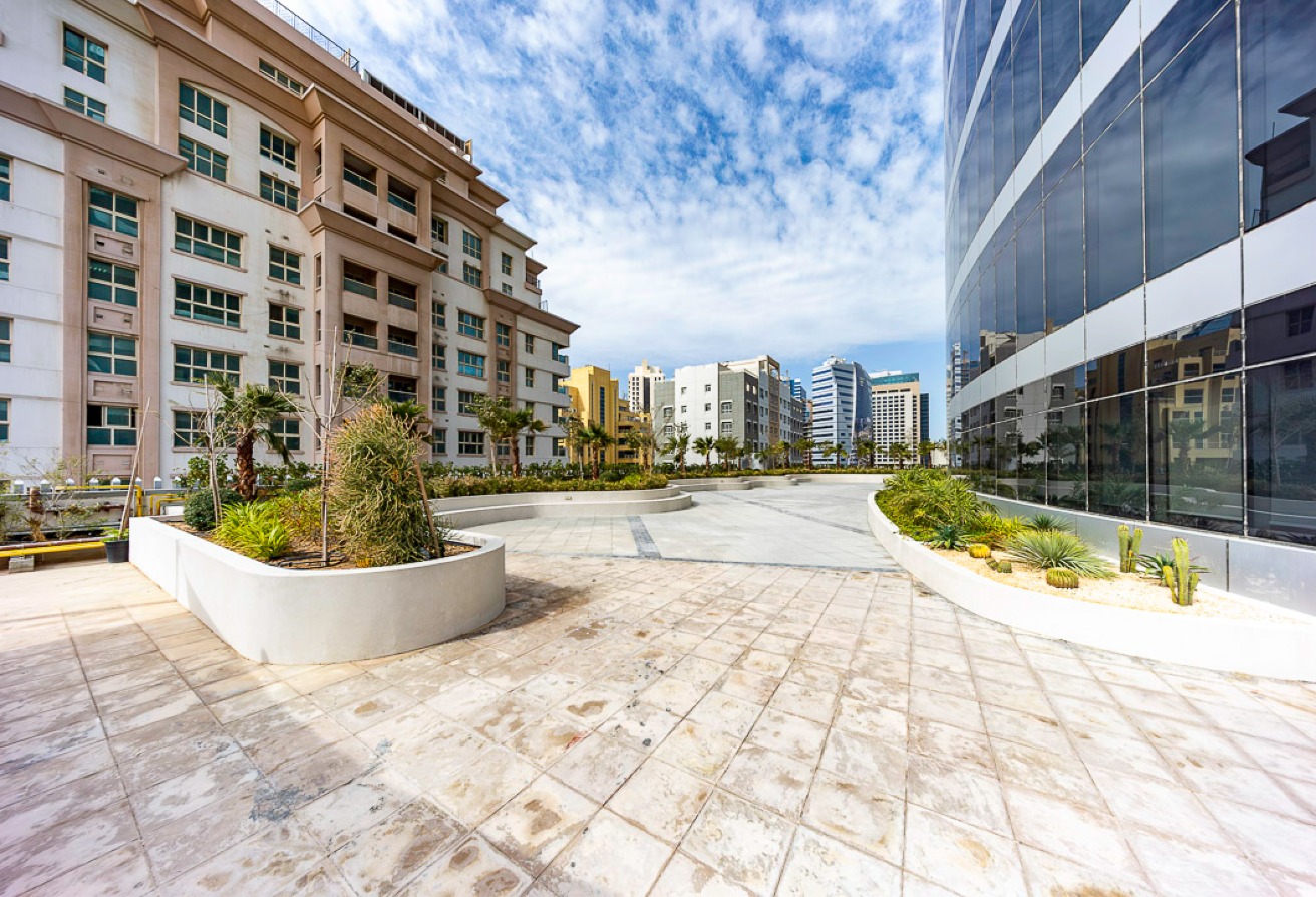 Studio office space in I Rise Tower, Barsha Heights (Tecom): 28