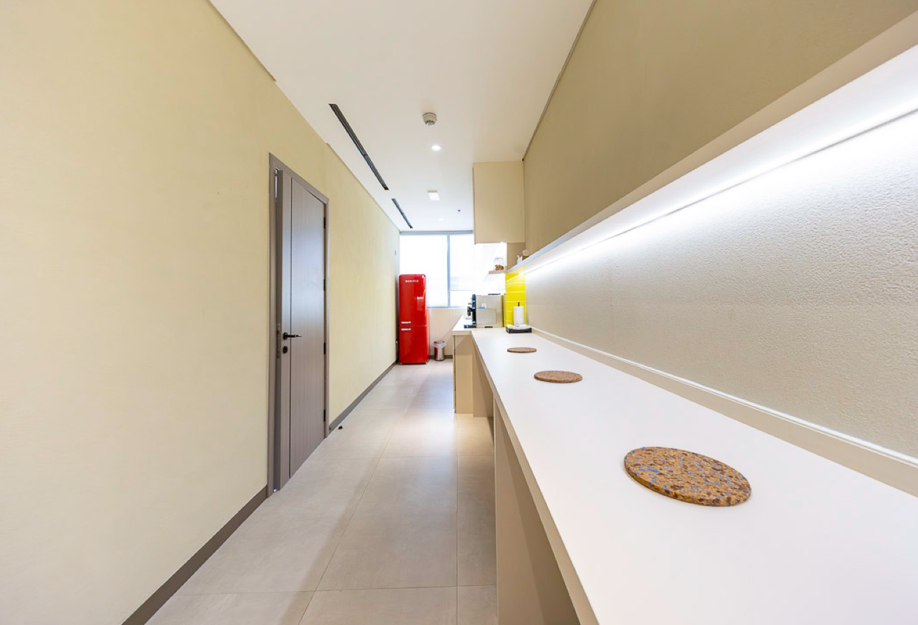 Studio office space in I Rise Tower, Barsha Heights (Tecom): 9
