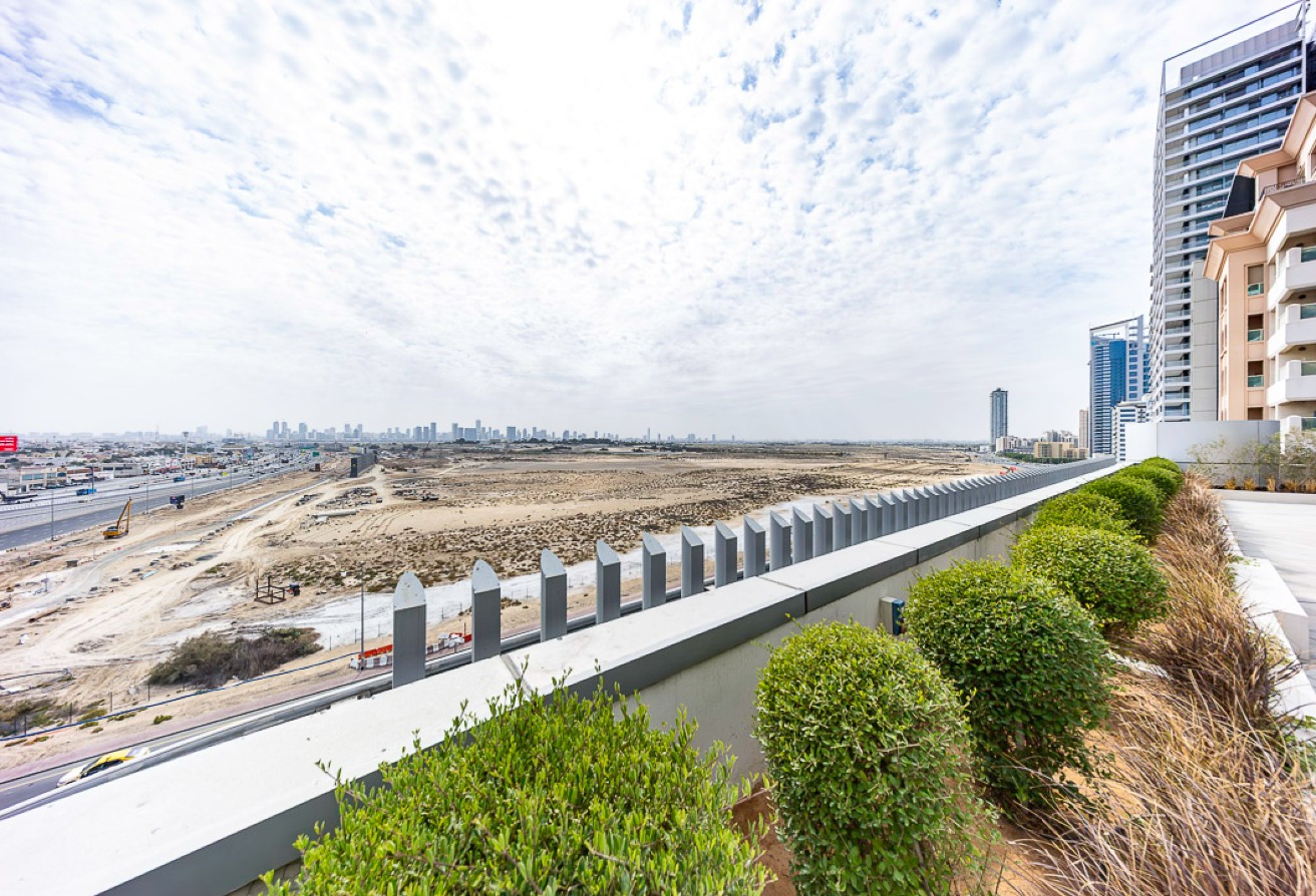 Studio office space in I Rise Tower, Barsha Heights (Tecom): 27