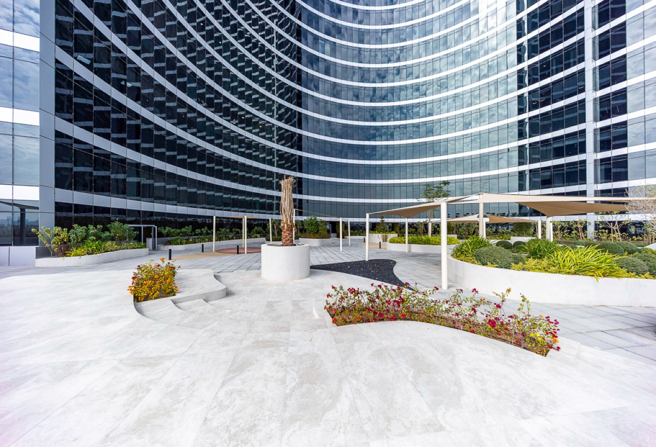 Studio office space in I Rise Tower, Barsha Heights (Tecom): 24
