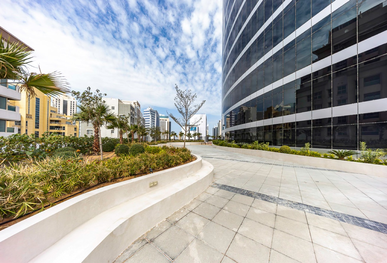 Studio office space in I Rise Tower, Barsha Heights (Tecom): 30