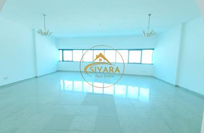 Apartment - 3 Bedrooms - 4 Bathrooms for rent in New Al Taawun Road - Al Taawun - Sharjah