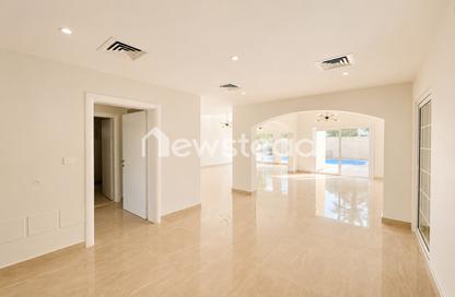 Villa - 5 - 5 for rent in Meadows 2 - Meadows - Dubai