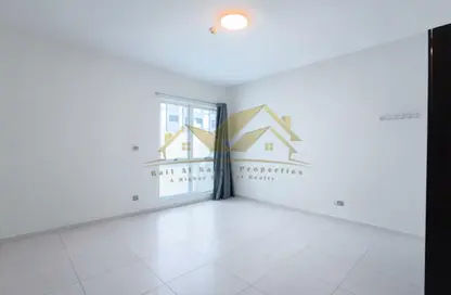 Apartment - Studio - 1 Bathroom for rent in Mankhool - Bur Dubai - Dubai