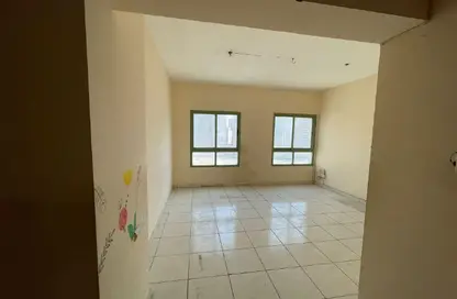 شقة - 2 غرف نوم - 2 حمامات للايجار في مساكن النهضة - النهدة - الشارقة